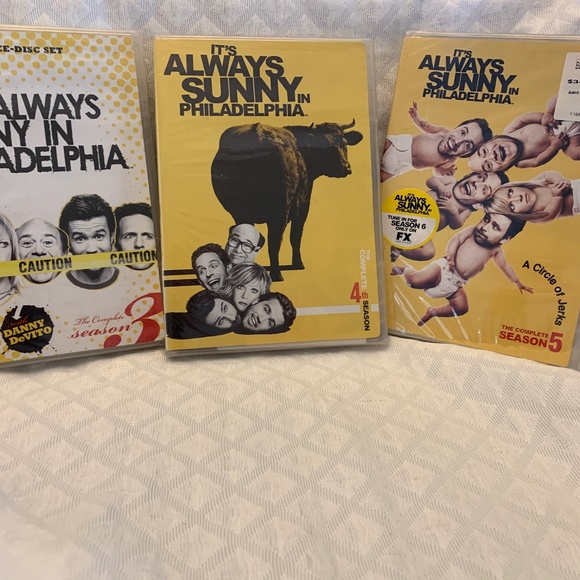 Sealed New DVDs Its Always Sunny in Philadelphia Seasons 3, 4 and 5 - Picture 1 of 9